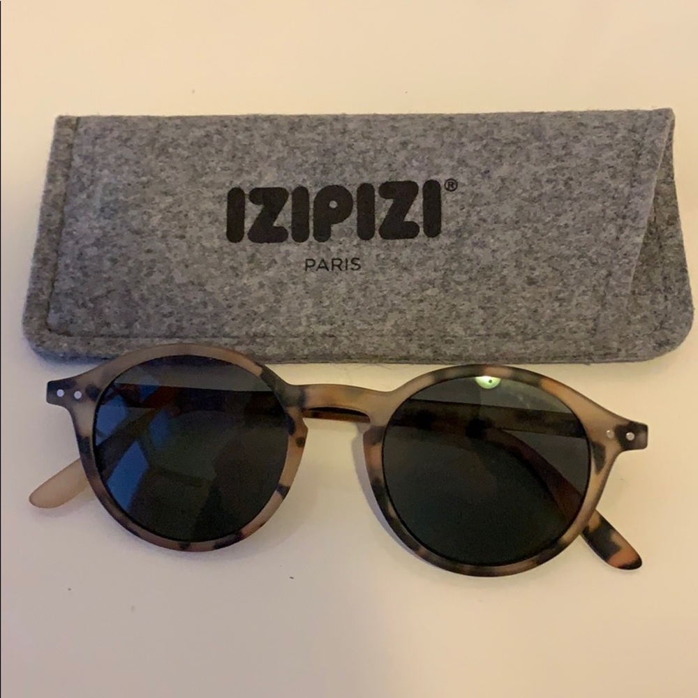 Izipizi sunglasses